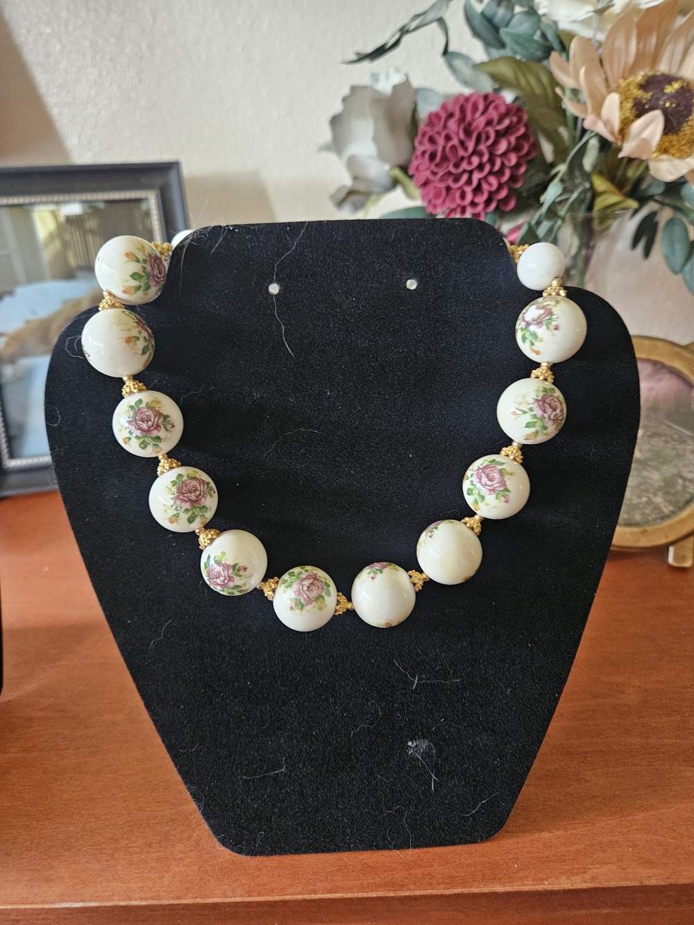 Porcelain Floral Bead Necklace in Cream and Pink Vintage